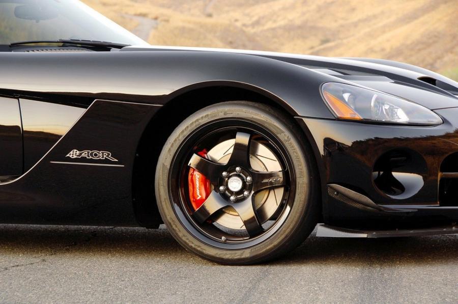 Детали экстерьера Dodge Viper SRT10 ACR 2008 года  (фото 83 из 86)
